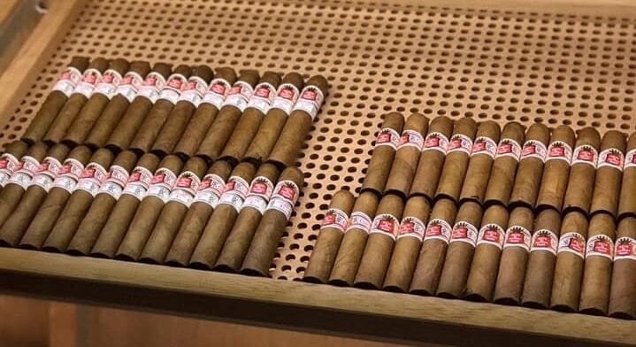 Humidor Gerber cigarboard with cigars