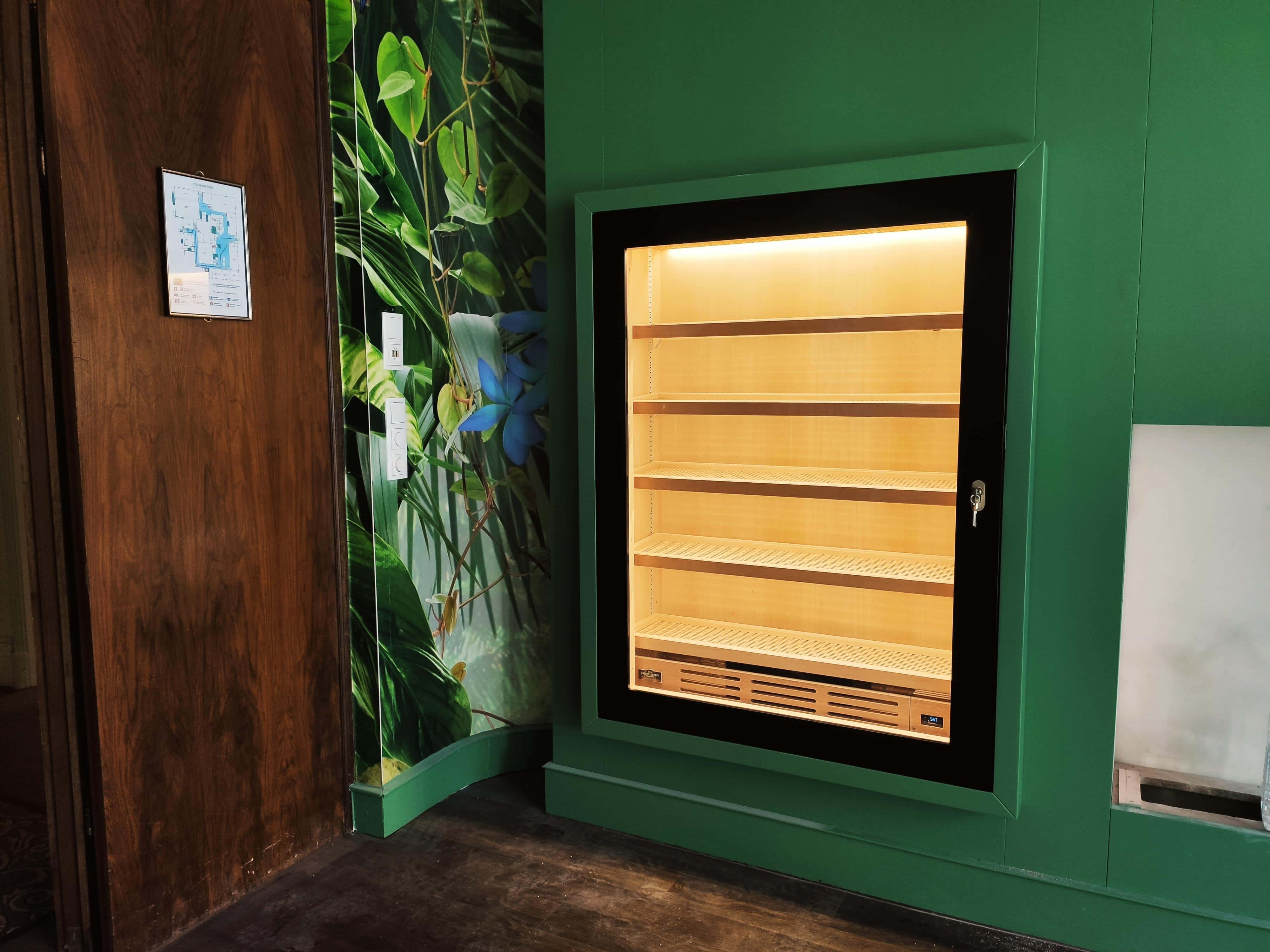 GERBER tailor made humidor hotel Steigenberger in Düsseldorf