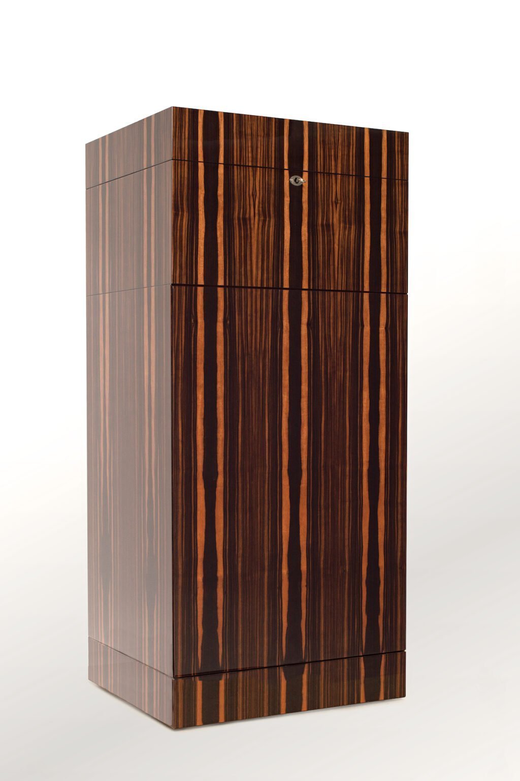 GERBER Humidor Monolith Luxury furniture with an electronic humidifer