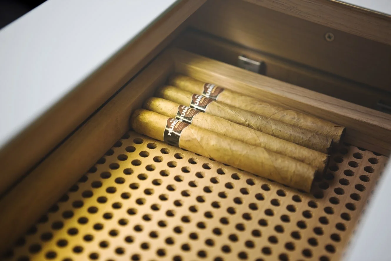GERBER Humidor Lighting of a cigar cabinet for best cigar storage