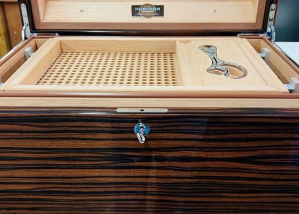 humidor-gerber-made-in-germany-cigar-storage-humidity-elekctronic-detail-cube