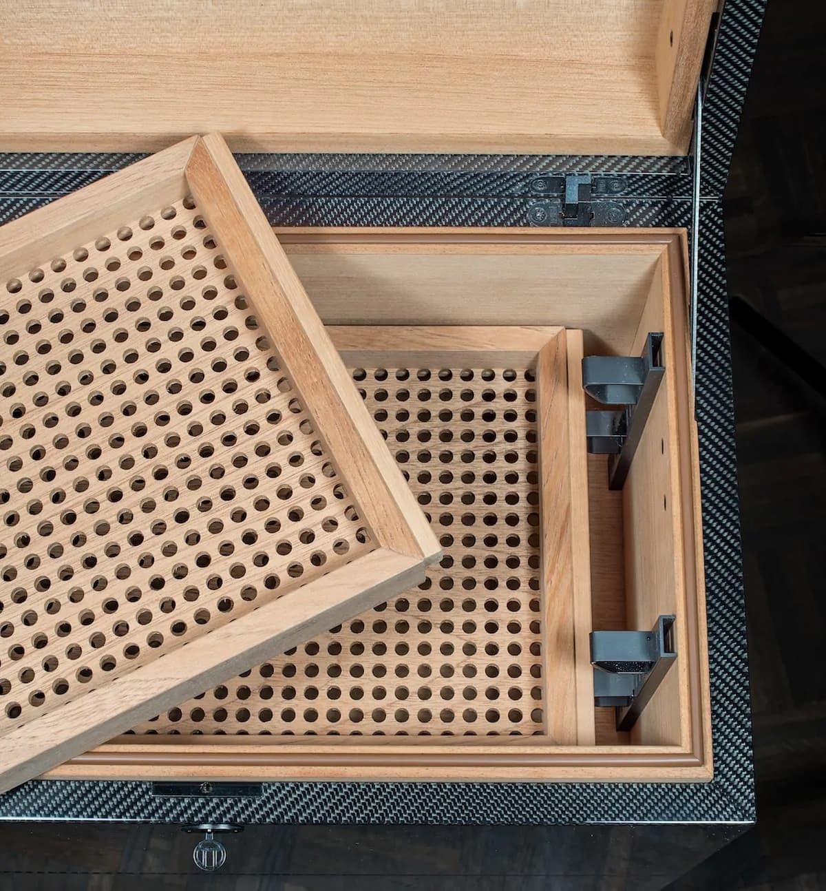 Gerber Humidor Cube in Carbon